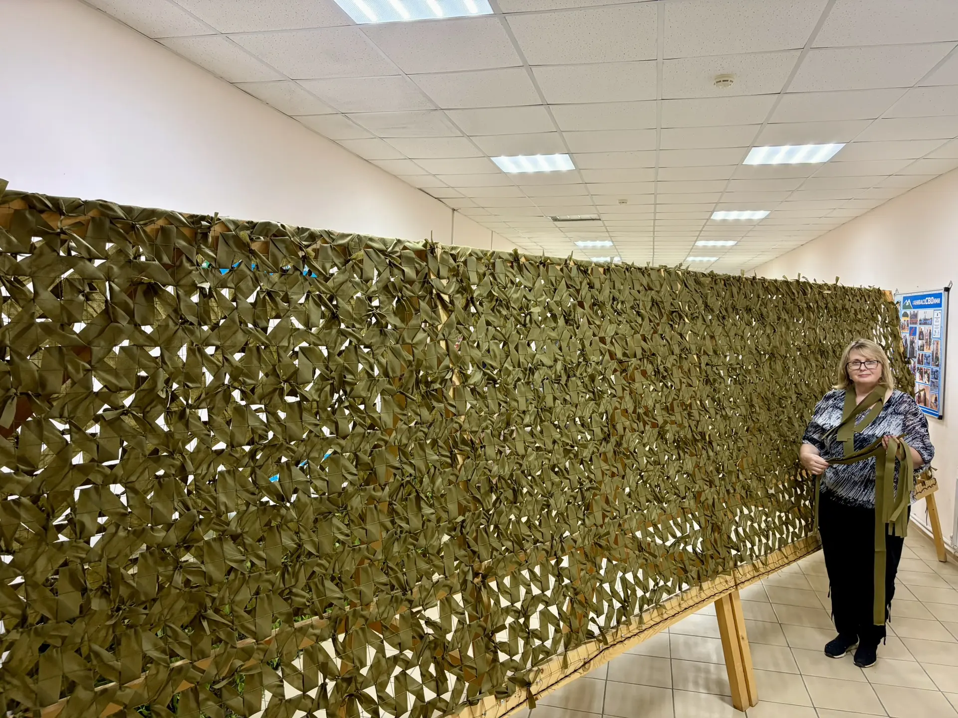Поддержка из Анивы: наши волонтеры изготовили маскировочную сеть 3×6 метров