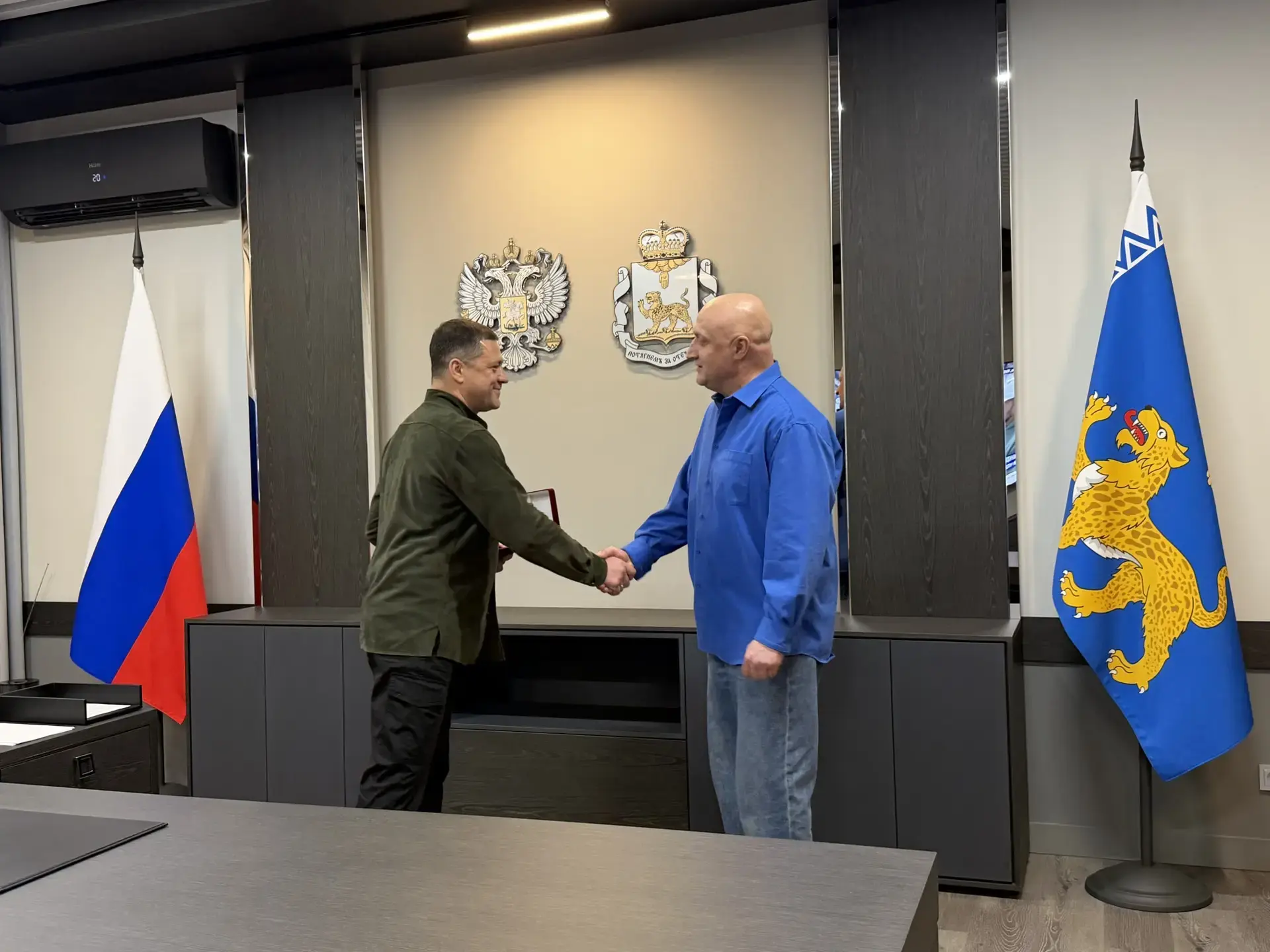 Гошу Куценко признали Заслуженным работником культуры Псковской области  Губернатор Михаил Ведернико