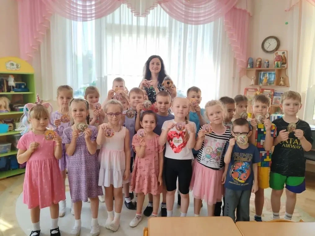 В подготовительных группах прошло прощание с "Лесной школой". В течение учебного года педагог-психол