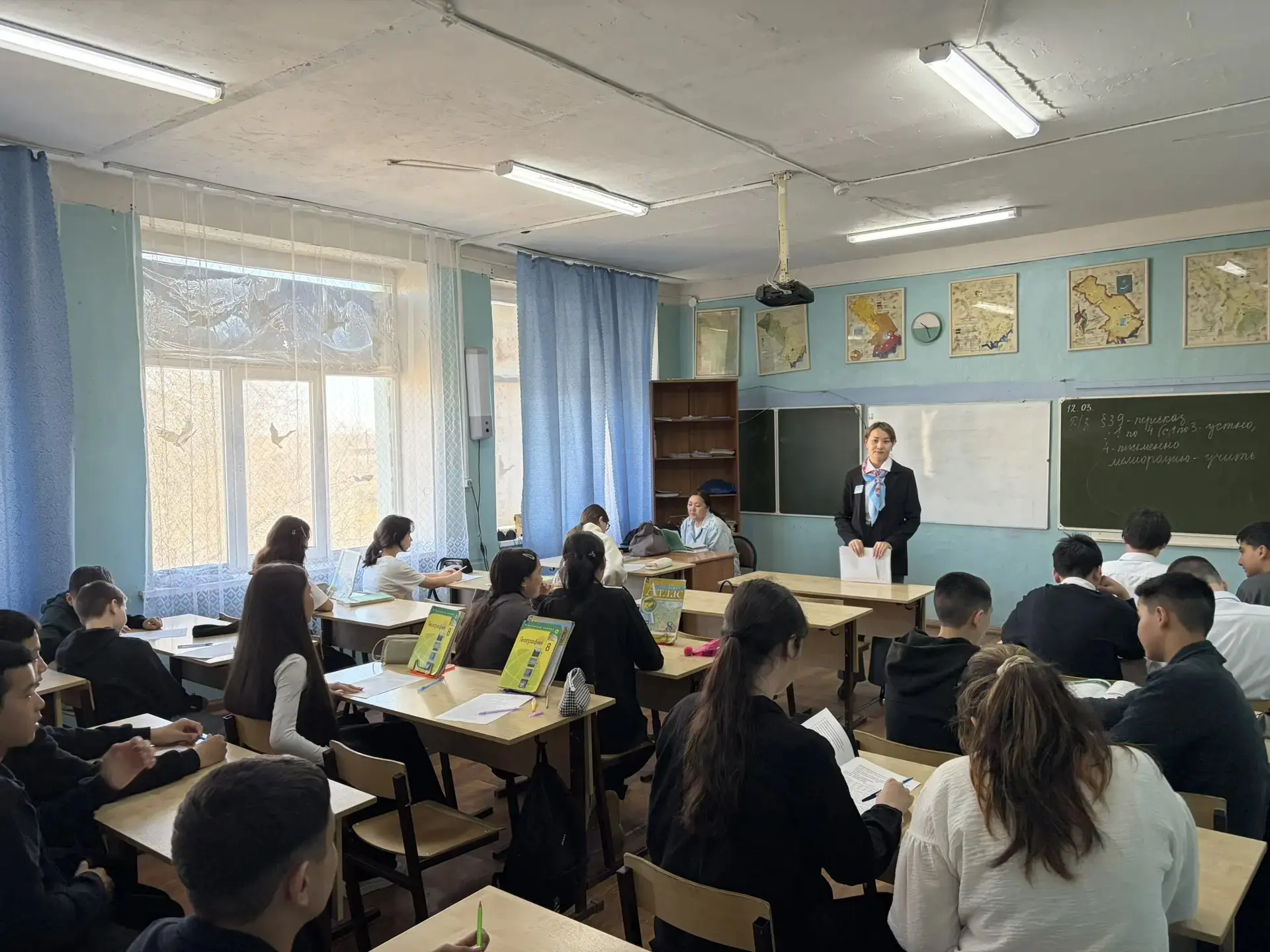 🧭 Курс на профессиональное будущее: встречи с Кадровым центром  В нашей школе прошел цикл профориент