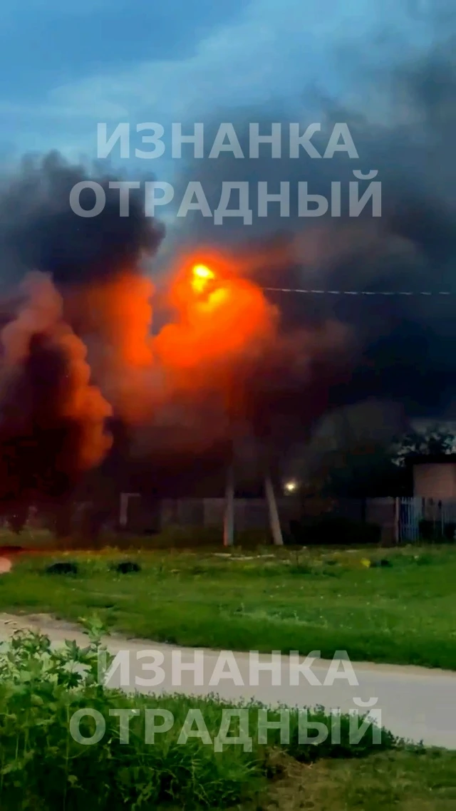 В Отрадном дети кинули петарду в жилой дом, в результате чего произошло серьезное возгорание

Читайт