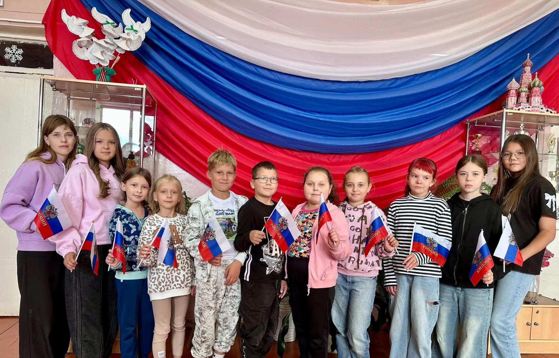Флаг – это великий символ нашей страны! Наш триколор – наша гордость!