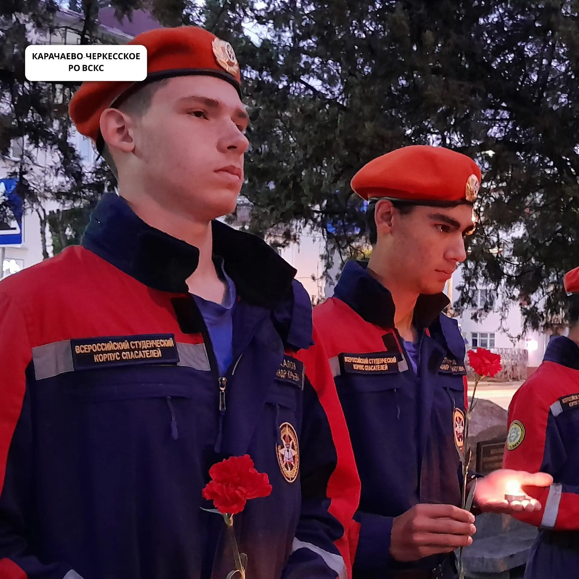Добровольцы Всероссийского студенческого корпуса спасателей почтили память героев по всей стране: от
