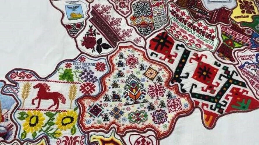 ✨Отмечаем День языков народов России в «Иностранке»!