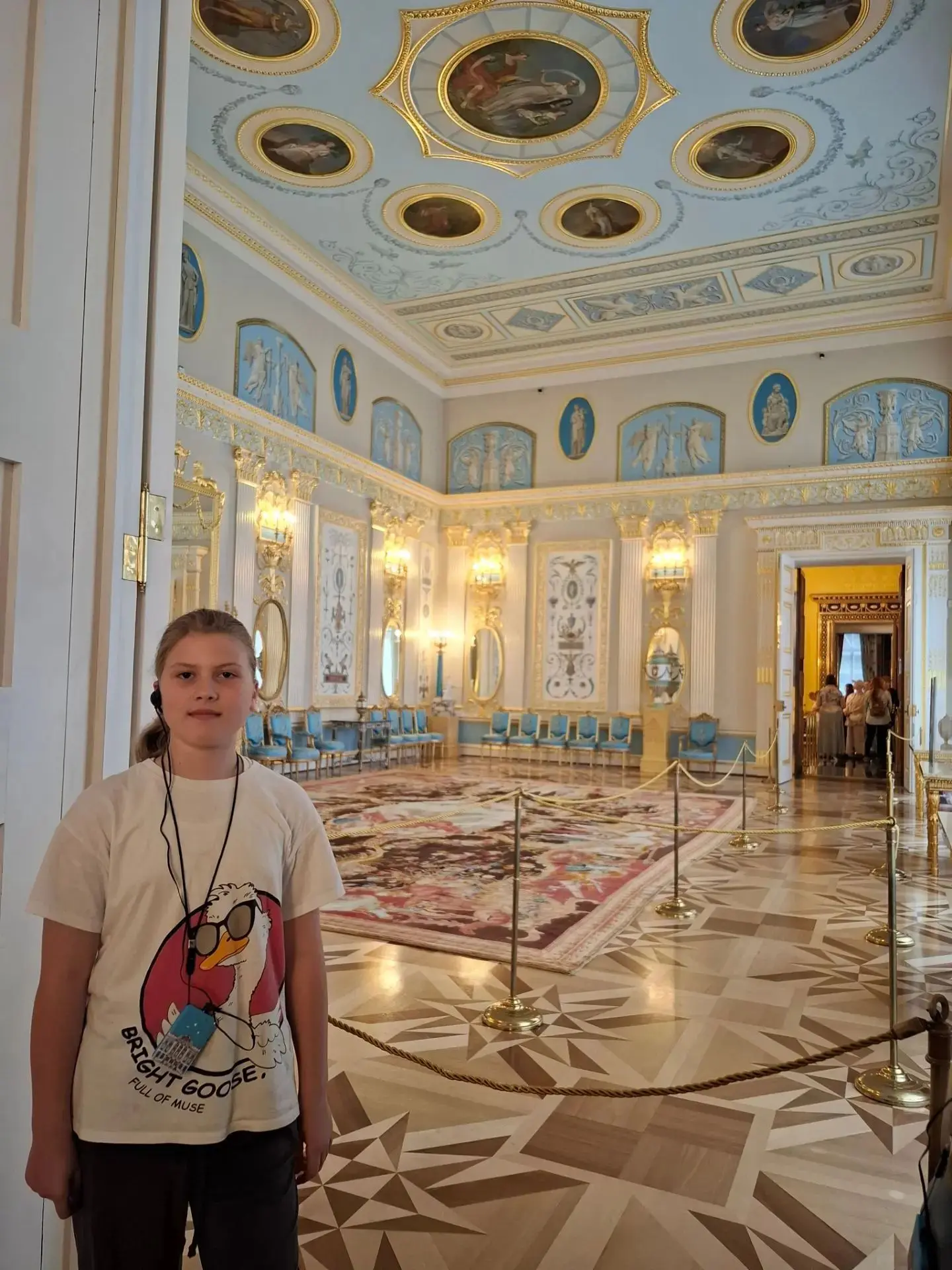 Летний дневник приключений: путешествие Лилии в Санкт‑Петербург!
