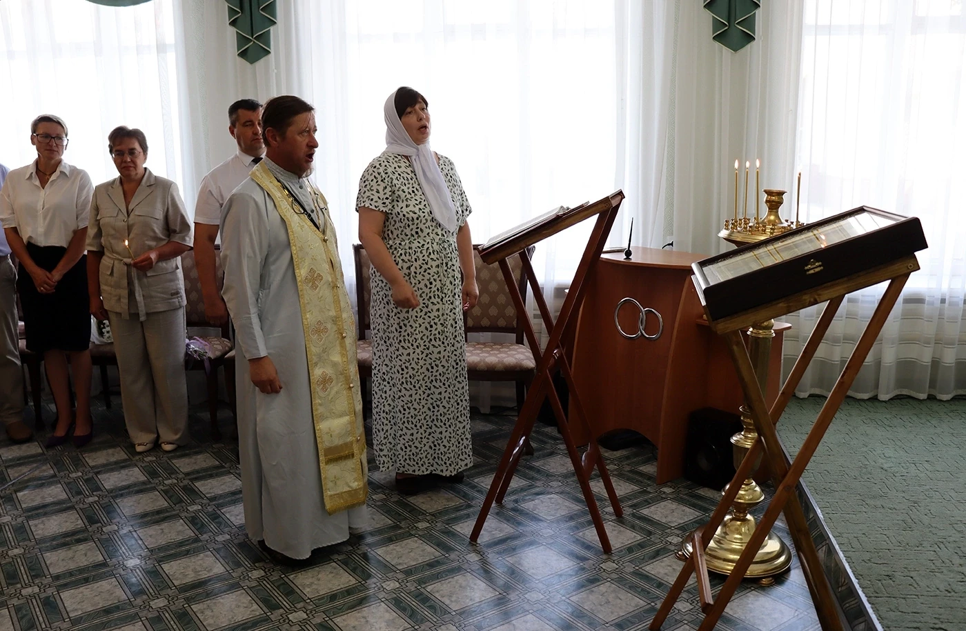 8 июля в территориальном отделе ЗАГС Богучарского района состоялась торжественная встреча «Венец все