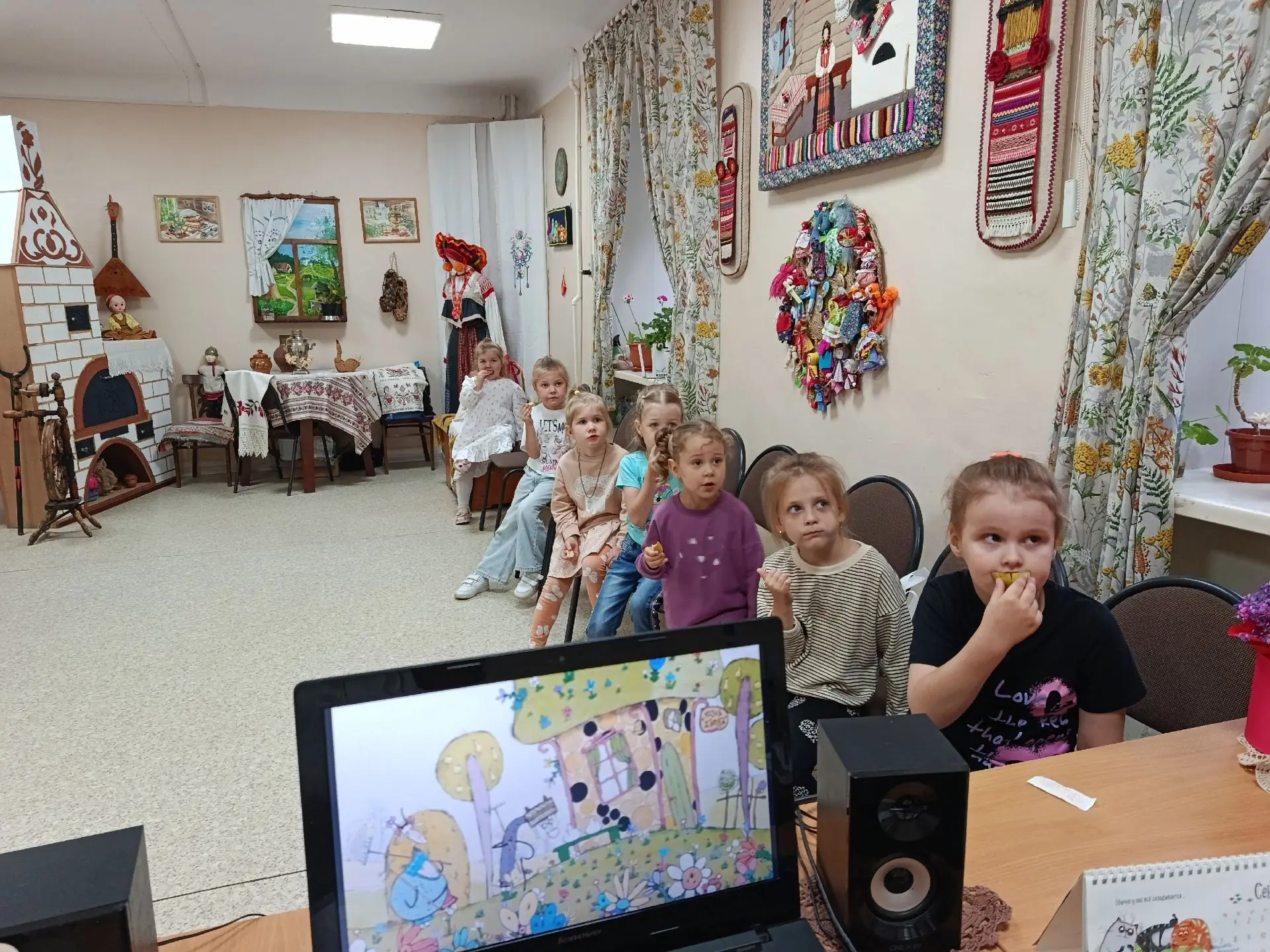 Первое занятие с новичками-малышами в ансамбле народной песни "Тальяночка"