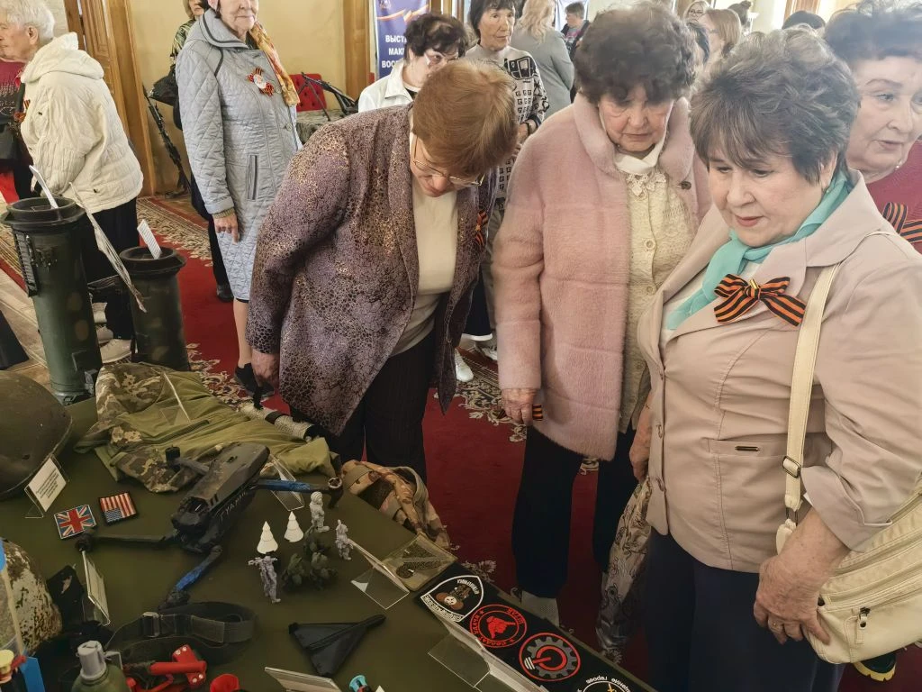В Шахтинском драматическом театре состоялось торжественное мероприятие, посвященное 81-й годовщине П