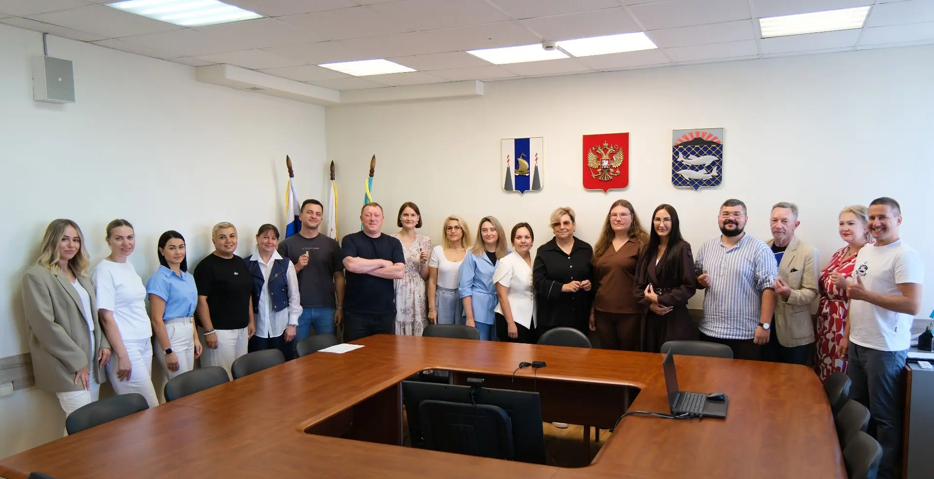 Проводникам доверия Южно-Курильского муниципального округа вручили знаки отличия «Добро...