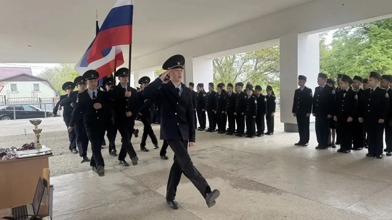 🎓 Началась учебная неделя с традиционной линейки!