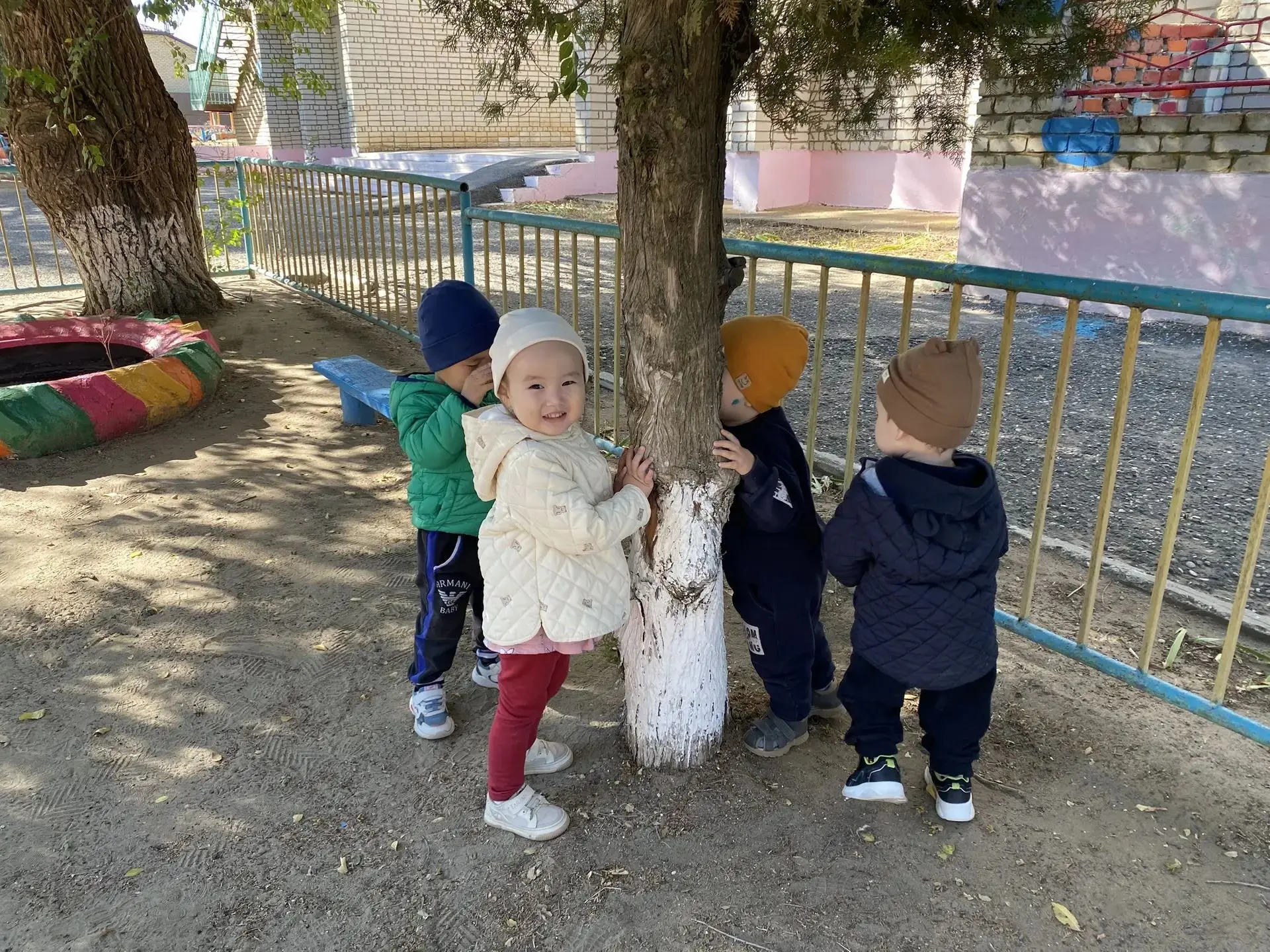👶🍂 Первые шаги на нашем участке! 💛