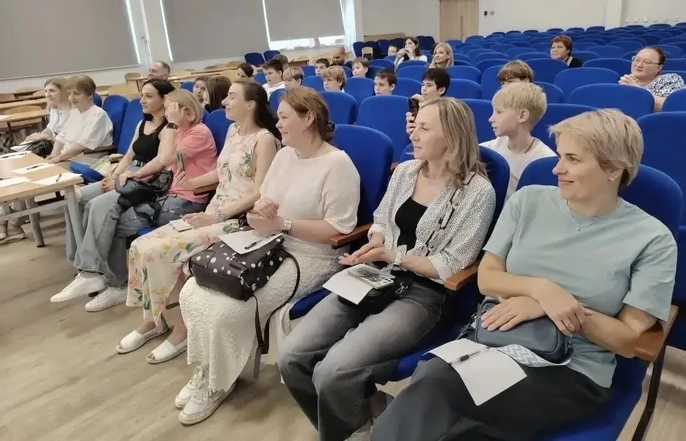 Ученики 5 "М" класса с интересом и увлечением учились весь год, активно участвовали в творческой жиз