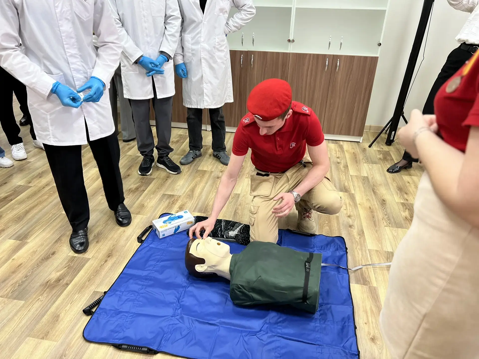 Ученики Рассветовской школы на мероприятии "Есть такая профессия - Родину защищать".