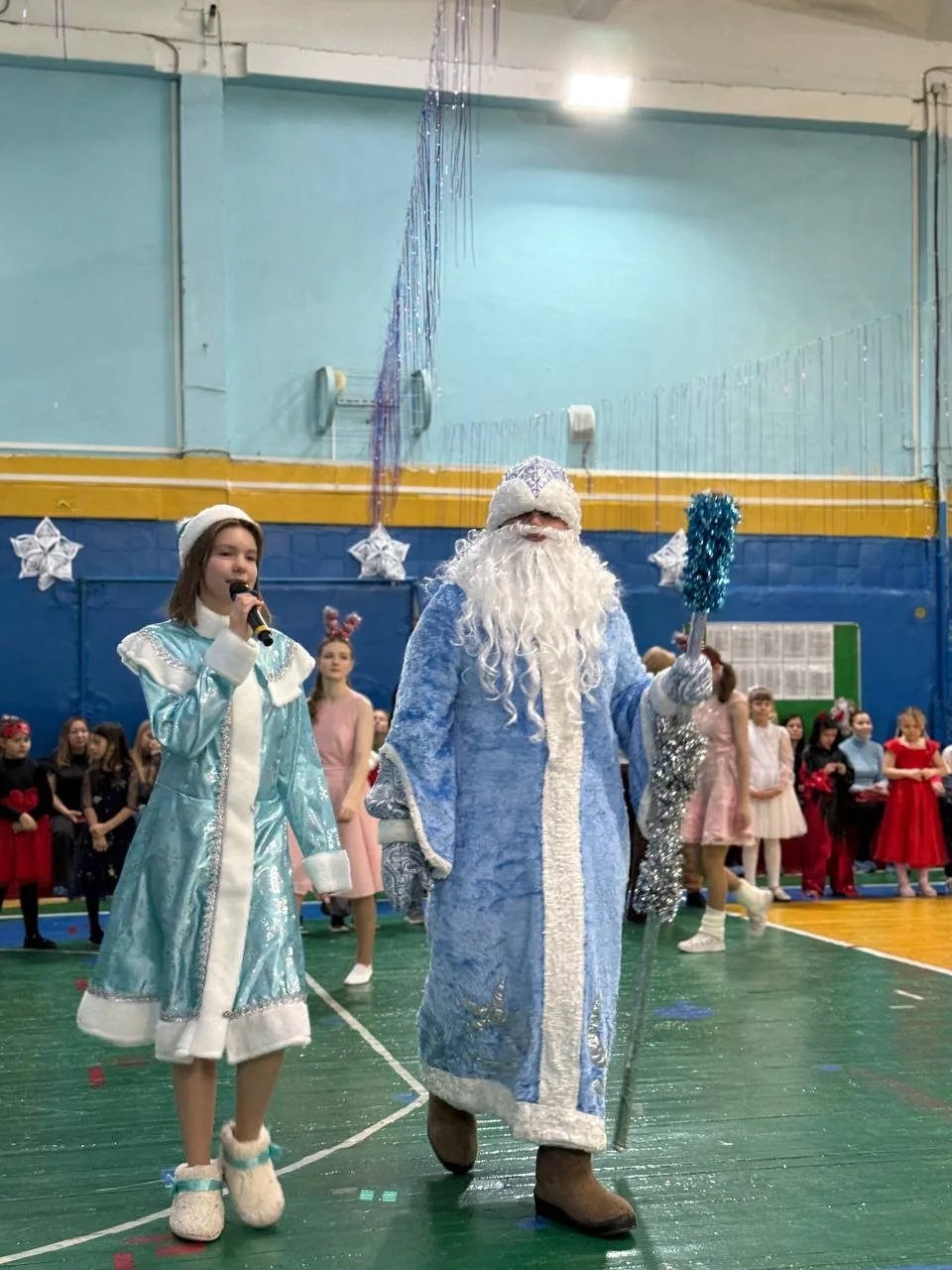 🎄 Волшебство для самых маленьких: в нашем лицее прошел новогодний утренник! 🎁  Мы с огромной радость