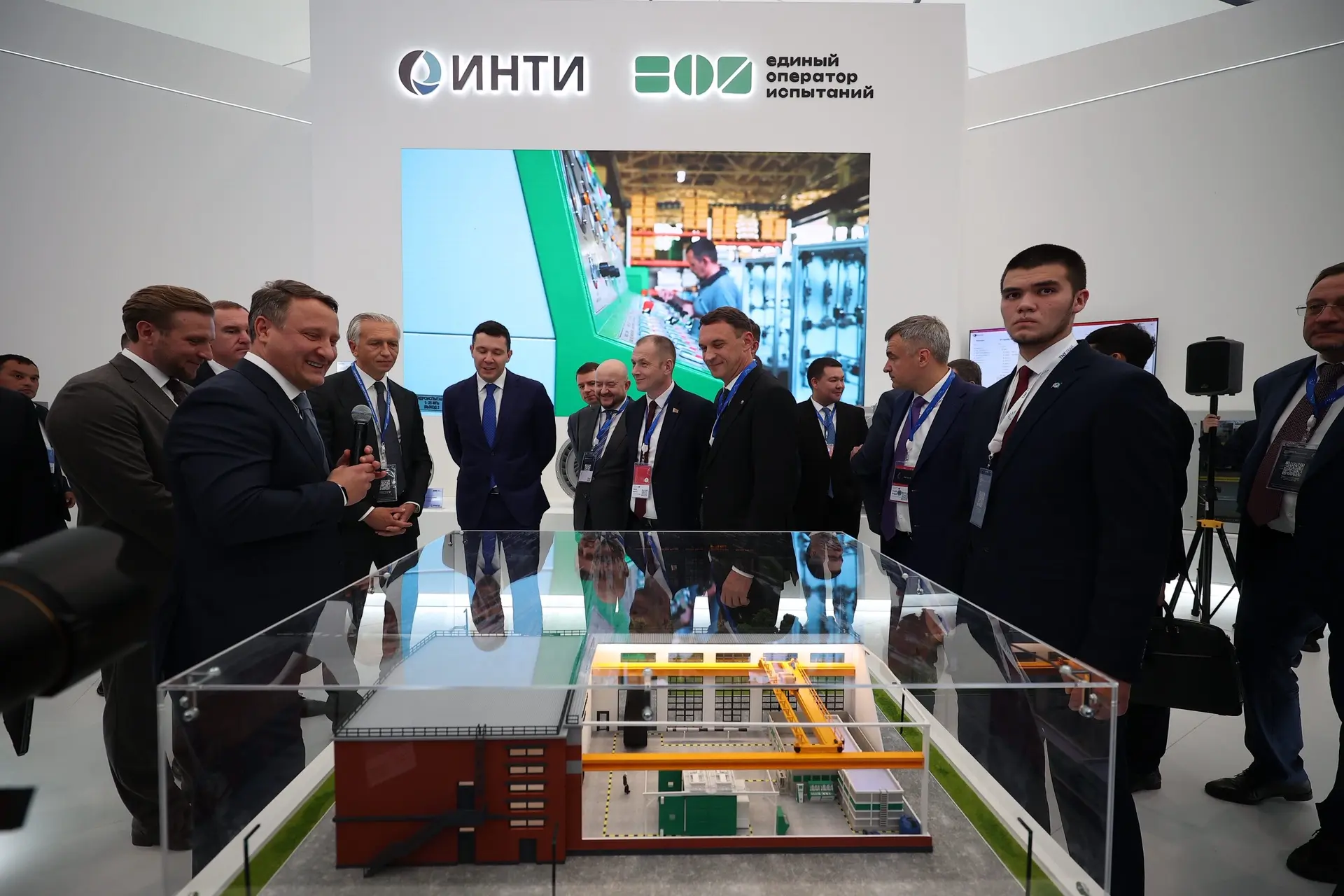 ⚡️ Официальный обход на TNF–2026: стенд ЕОИ и ИНТИ посетила делегация во главе с Антоно...