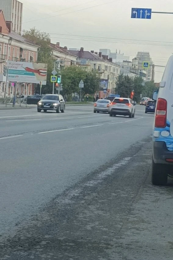 Красавцы, грамотно сделали, Герцена/кемеровская , на поворот отдельная полоса в сторону...