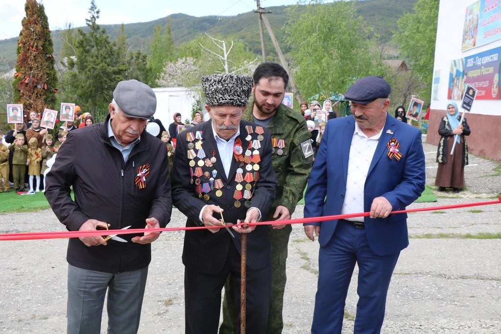 В канун Дня Победы в ЦРР №1 «Сказка» открыли памятник Белым журавлям