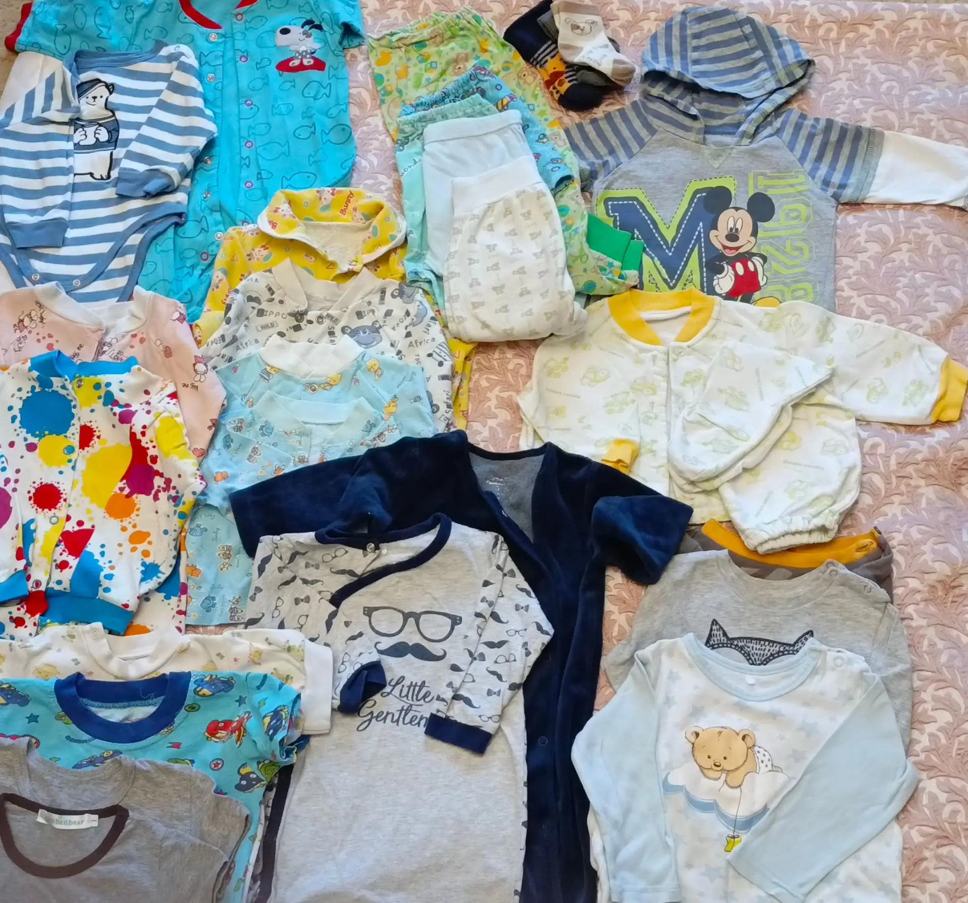 Продам пакет вещей бу  для новорождённого с 1 месяца до года, все в хорошем состоянии, ...