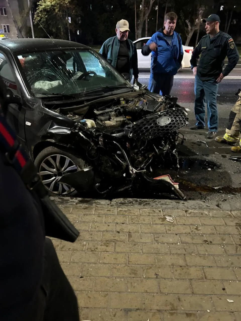 Серьезная авария случилась вчера вечером на Московском шоссе. В ДТП пострадали трое чел...