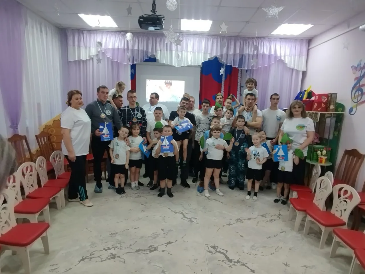 Совместное спортивное мероприятие с папами к 23 февраля! 🎉 
 Сегодня  в старшей группе «Кораблик» ,