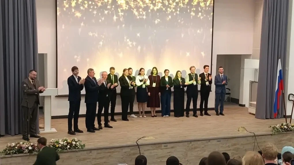 🏆 Поздравляем с блестящей победой! Учитель биологии Мазнев Владислав Юрьевич стал победителем Всерос