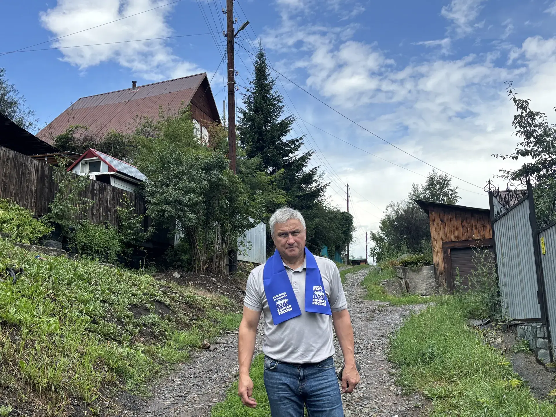 В Горно-Алтайске досрочно завершены работы по программе «Светлая улица»

Специалисты ООО «Горэлектро