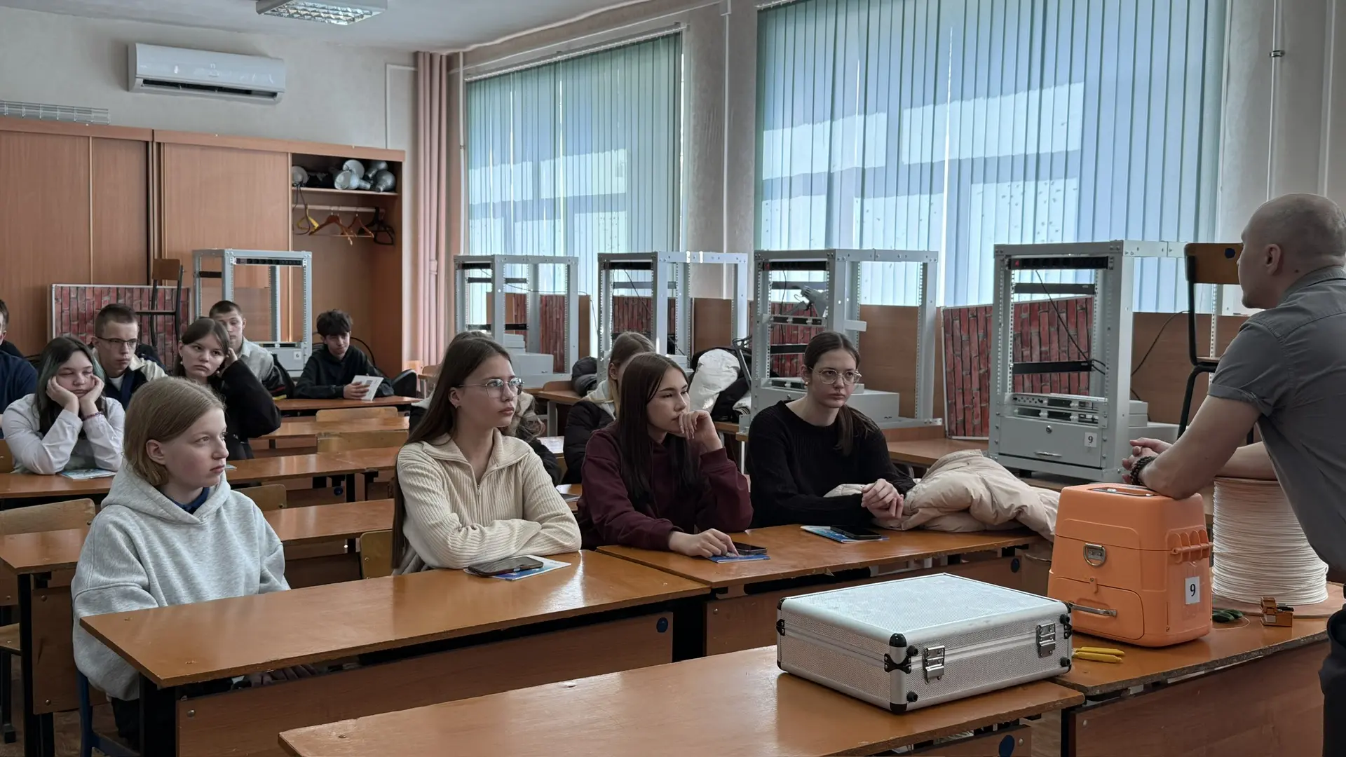 ПРОФ-карусель в КИИМО 🚀  12 марта школьники из МБОУ СОШ №2 п.Добринка. В рамках мероприятия гости по