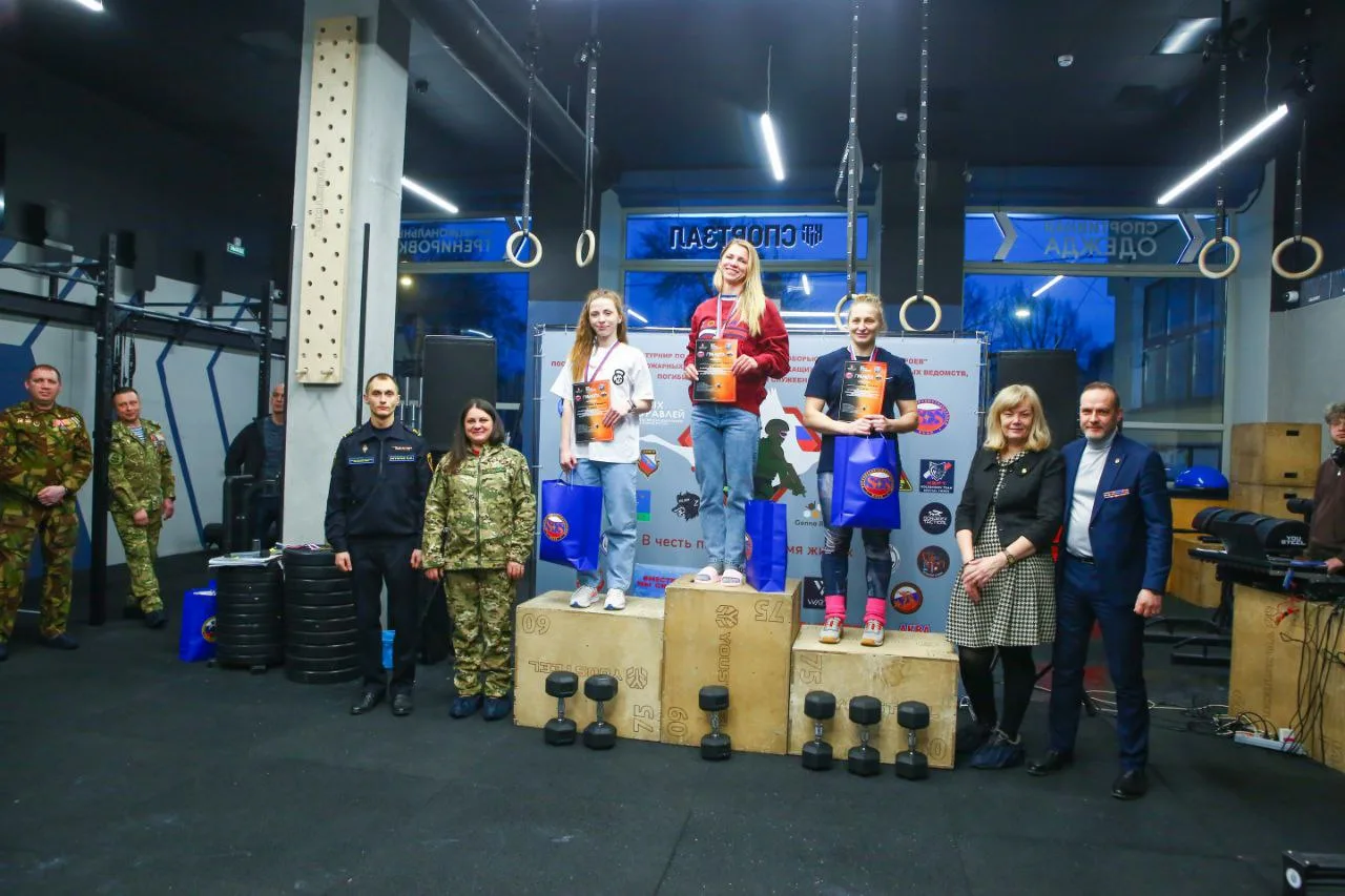 21 февраля в спортивном клубе  KT CROSSFIT состоялся VI турнир по функциональному многоборью "Памяти