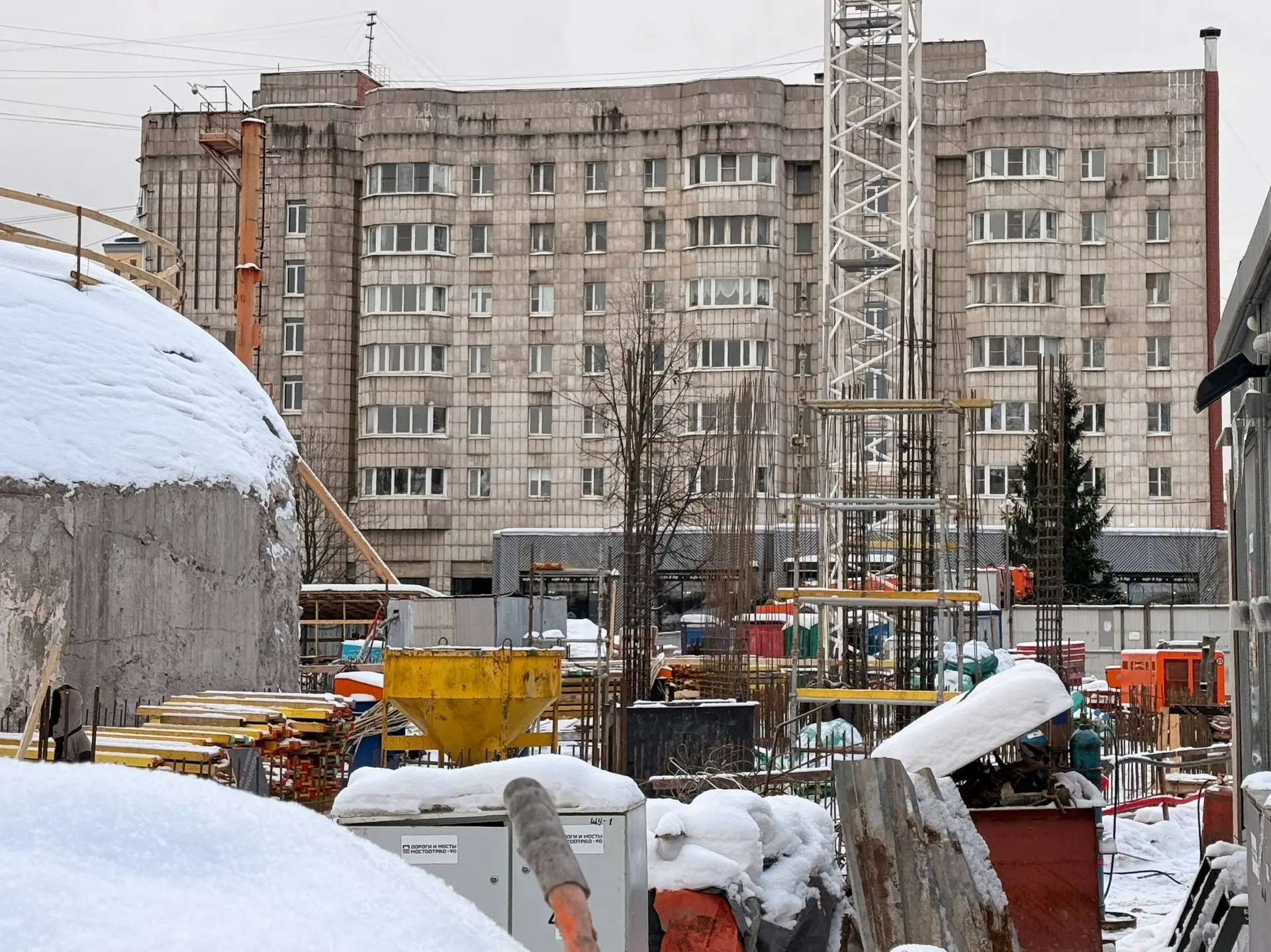 👷🏻‍♂️ На станции «Фрунзенская» Московско-Петроградской линии метрополитена Петербурга продолжаются р