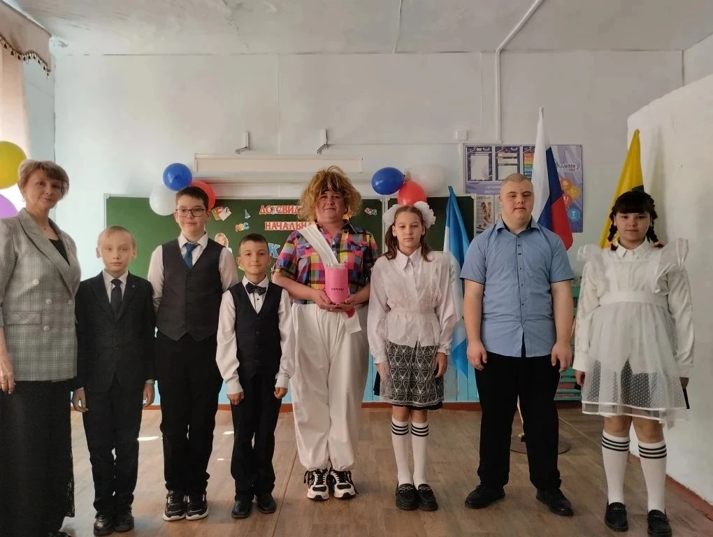 🛎 26 мая в нашей Большекашелакской начальной школе прошла торжественная линейка по слу...