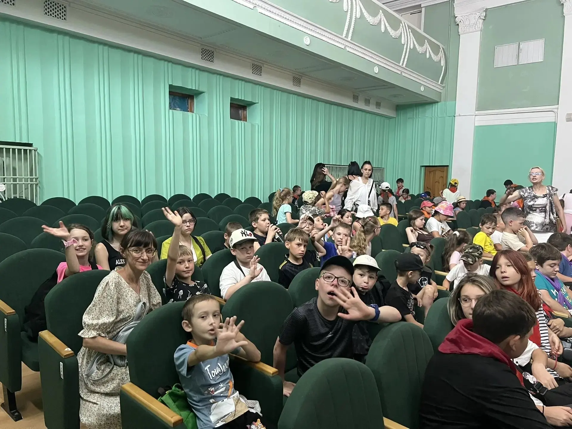 Сегодня, в понедельник, мы с улыбкой вспоминаем завершение прошлой недели. Пятница в #МОУСШ16 выдала