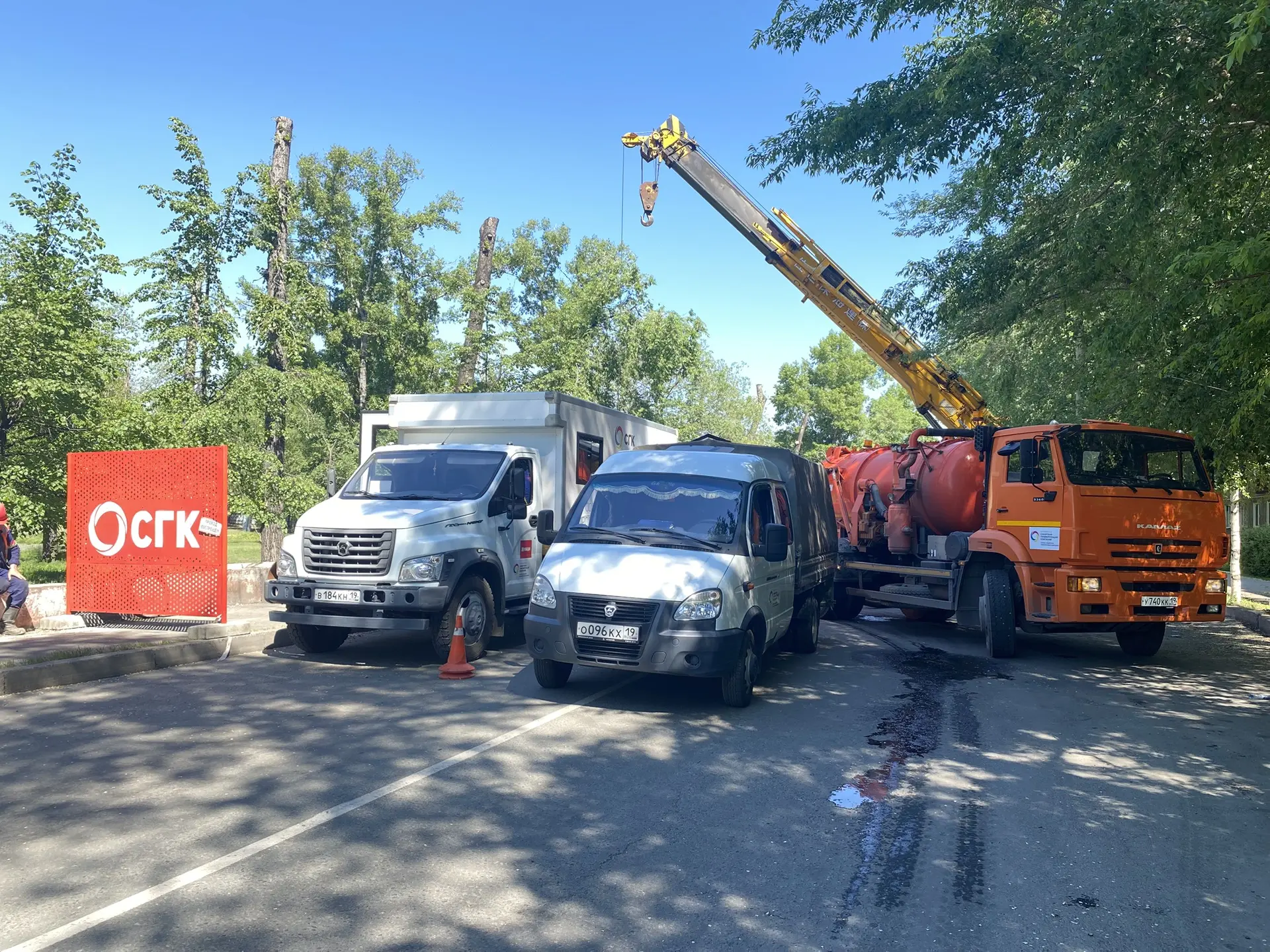 Бригады ЮСТК завершают работы на теплосетях Абакана для подключения оставшихся домов к горячему водо