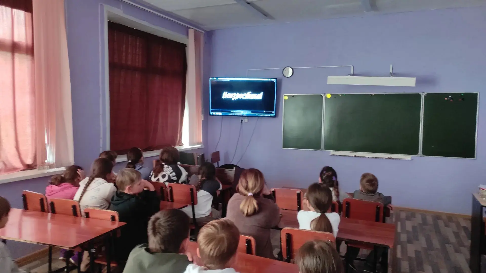 В пришкольном лагере прошли кинопоказы, которые развернулись по всей стране. Это детские патриотичес