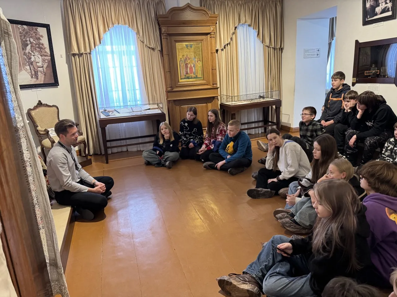 Погружение в историю: 6Ж класс покоряет Тобольск! 🏰📚  Кадеты 6Ж класса вернулись из невероятного обр