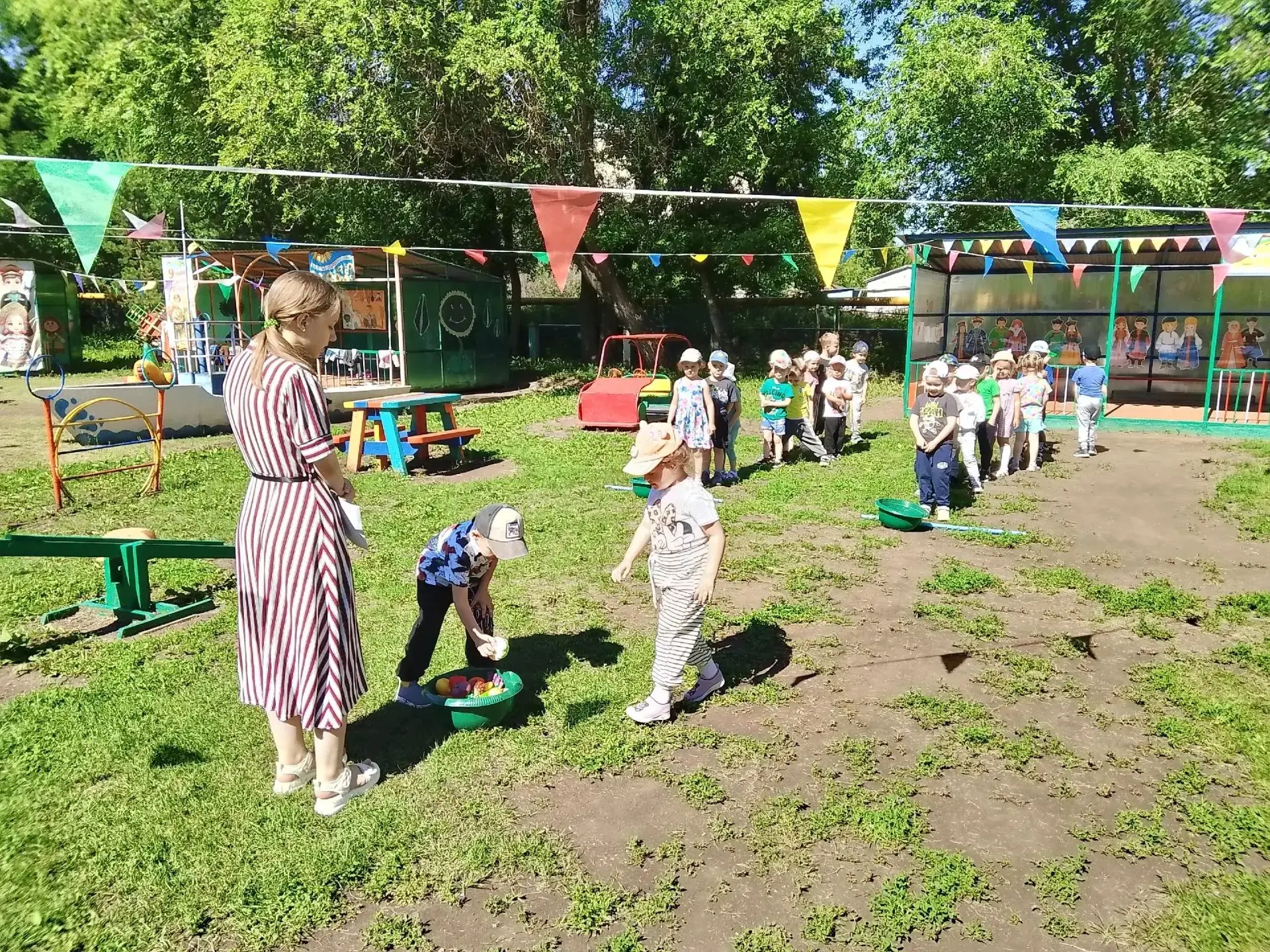 «Весёлое лето – здоровым детям!"
День здоровья в детском саду – это праздник для детей. Здоровый обр