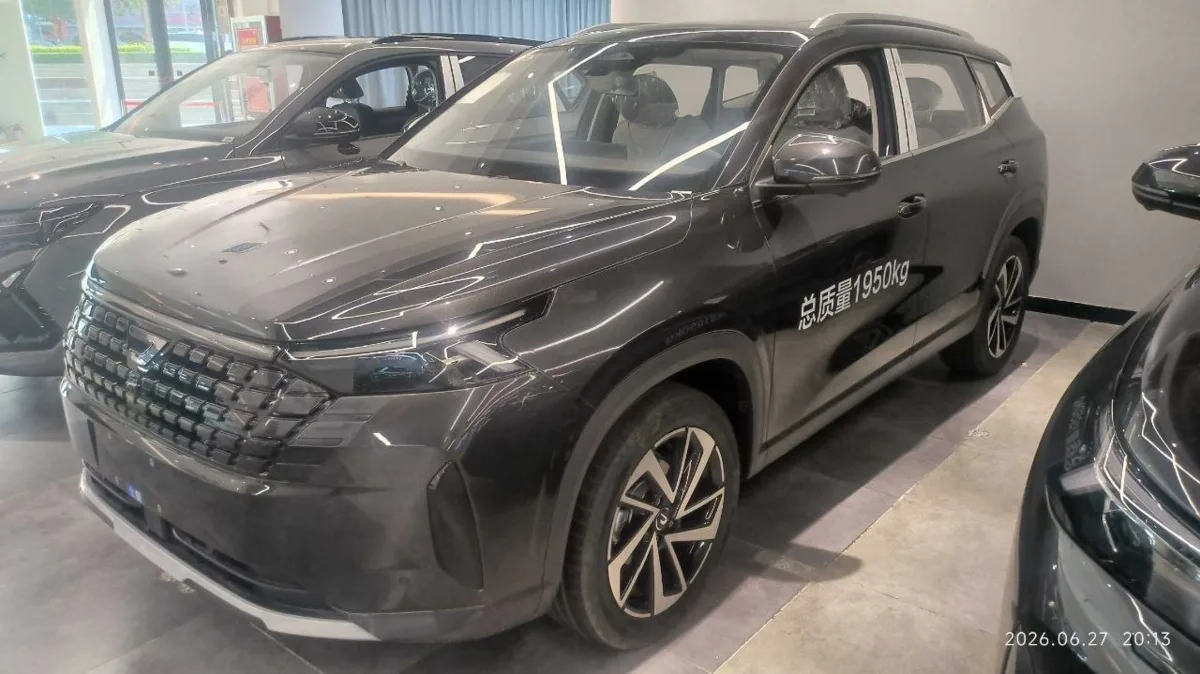 В наличии новый большой кроссовер на базе Volkswagen по цене в 2.570.000 рублей под клю...