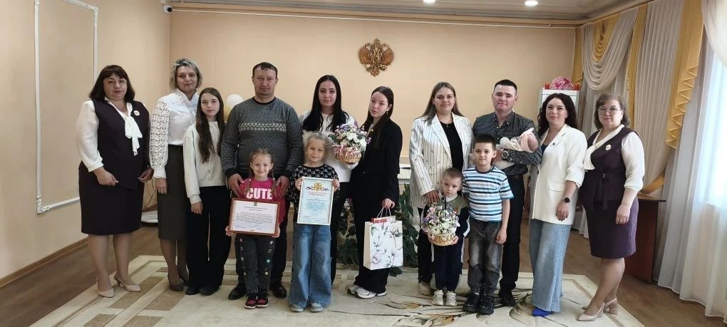 В праздничном календаре 15 мая – особенно важная дата, в этот день во всём мире друг др...