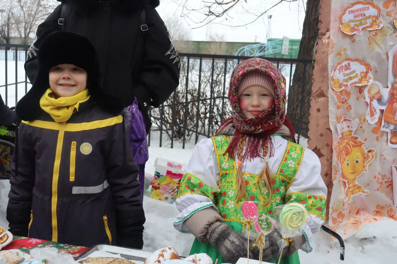 Уважаемые родители, ученики и друзья школы №131!  В этот праздничный день Масленицы с удовольствием 