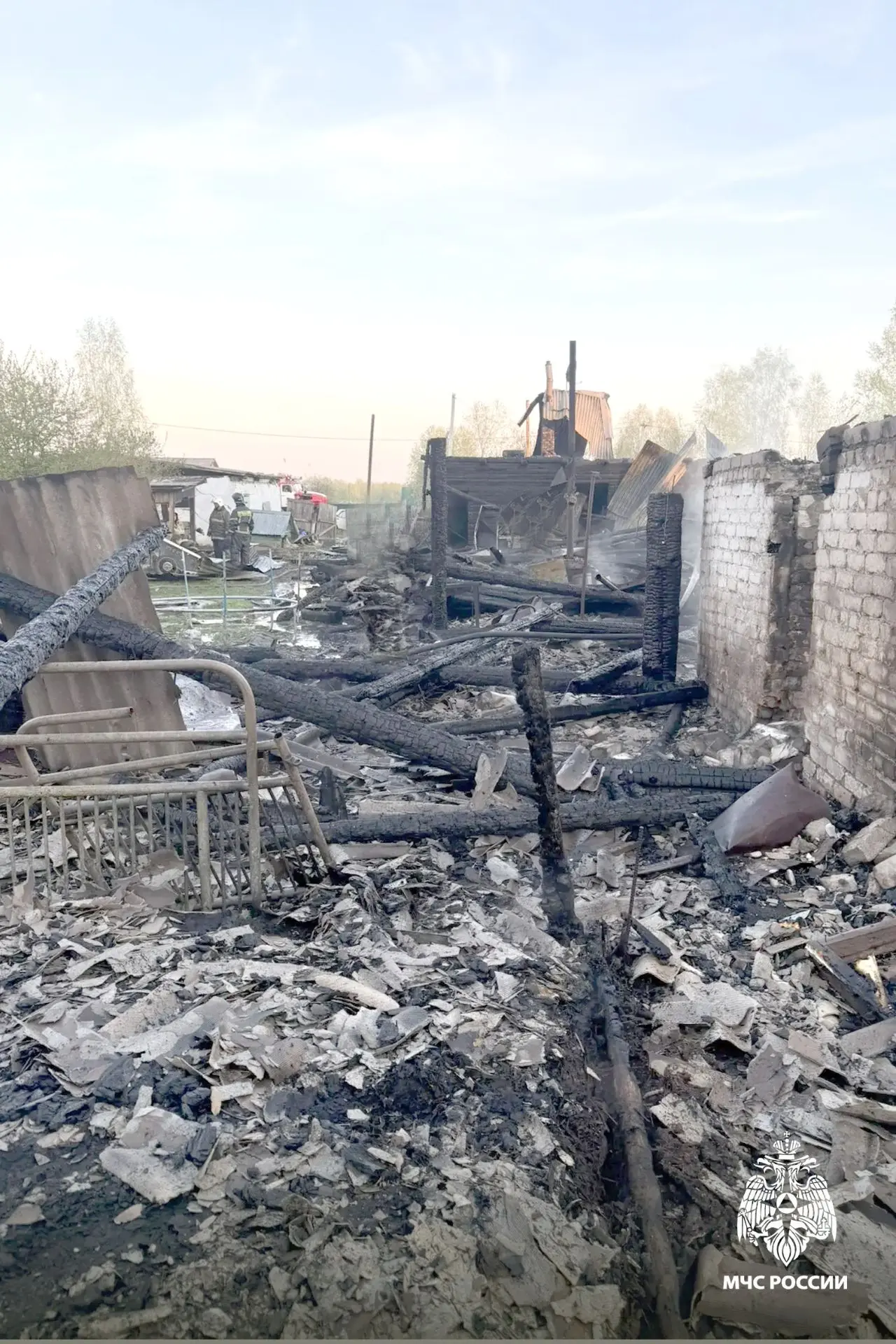 ❗️Более трех часов томские огнеборцы ликвидировали возгорание жилого дома и надворных построек   Сег