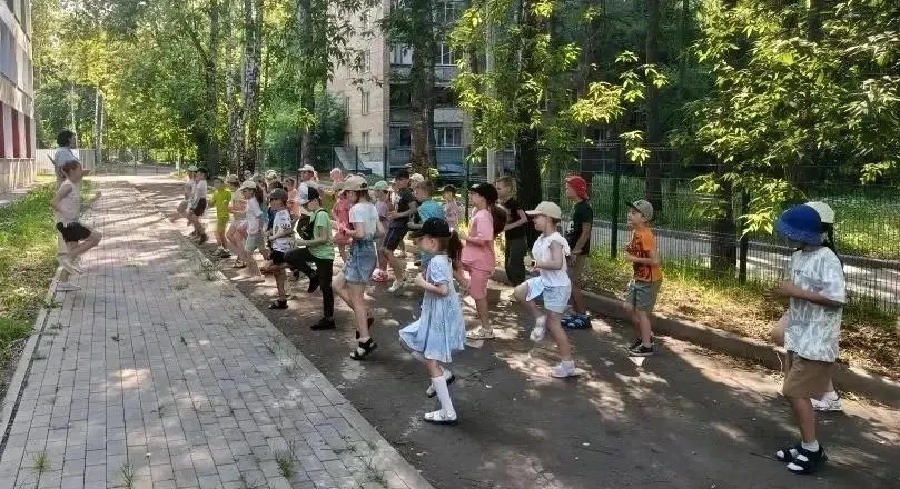 11 июня в лагере "Серебрянка" произошло много событий.
В отрядах провели викторину "Цветы России", п
