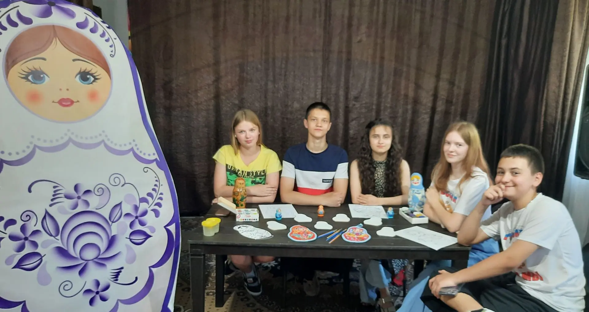Матрешка - символ русского характера, русской души, соединяющая в себе базовые русские ценности: мат