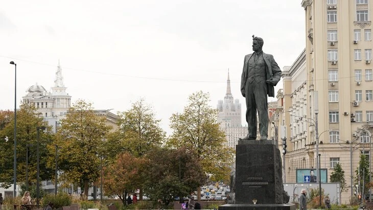 ⛅️ АТМОСФЕРА: в столице сегодня сухая и прохладная погода без осадков.