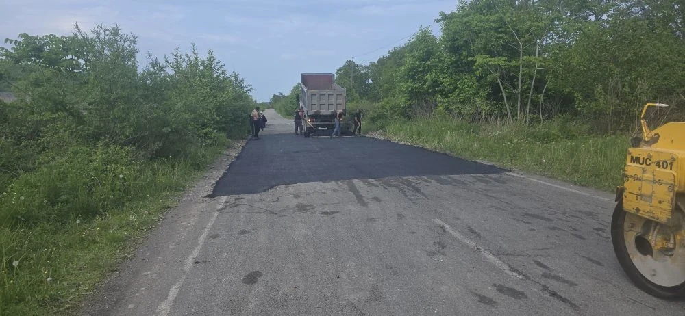 В Хасанском округе завершаются работы по восстановлению изношенных верхних слоев асфальтобетонных по
