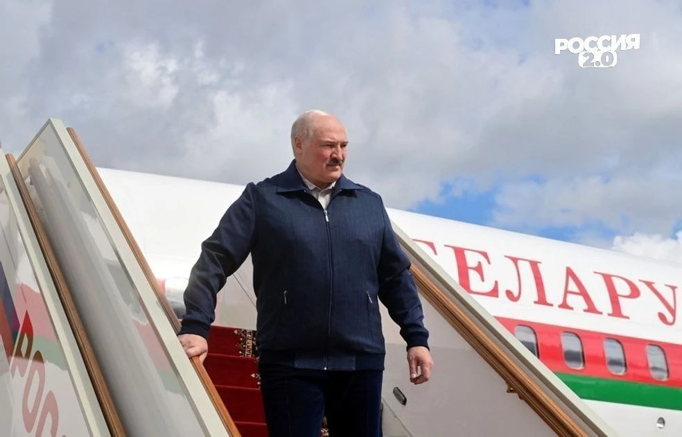 Александр Лукашенко прилетел с рабочим визитом в Россию