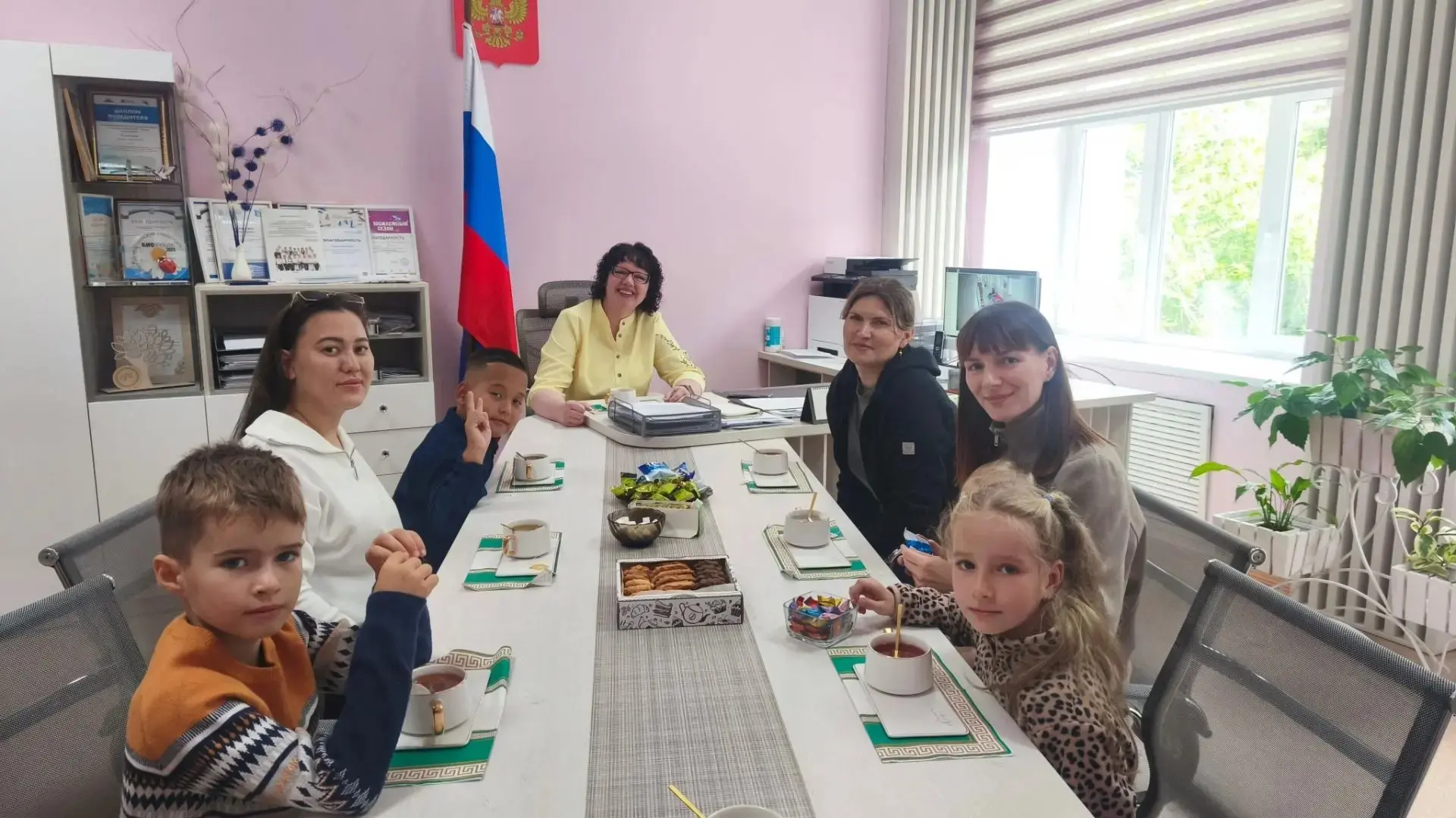 В преддверии 1 сентября по всей стране проходят благотворительные акции, главная цель к...