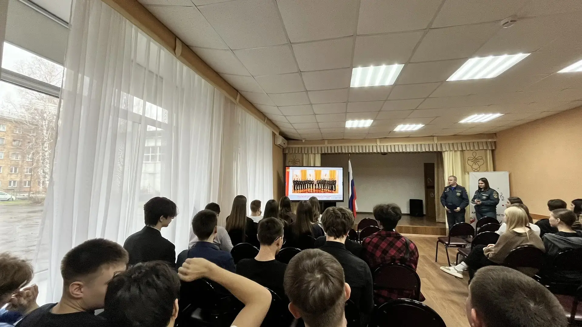 🇷🇺 Для тех, кто думает о своём будущем  27 апреля у нас в школе прошёл профориентационный урок для с