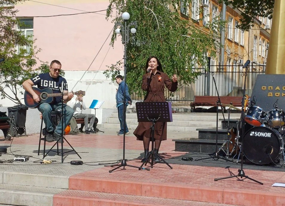 В День Победы с горожанами встречались творческие коллективы ОрГМУ  9 Мая стал настоящим праздником 