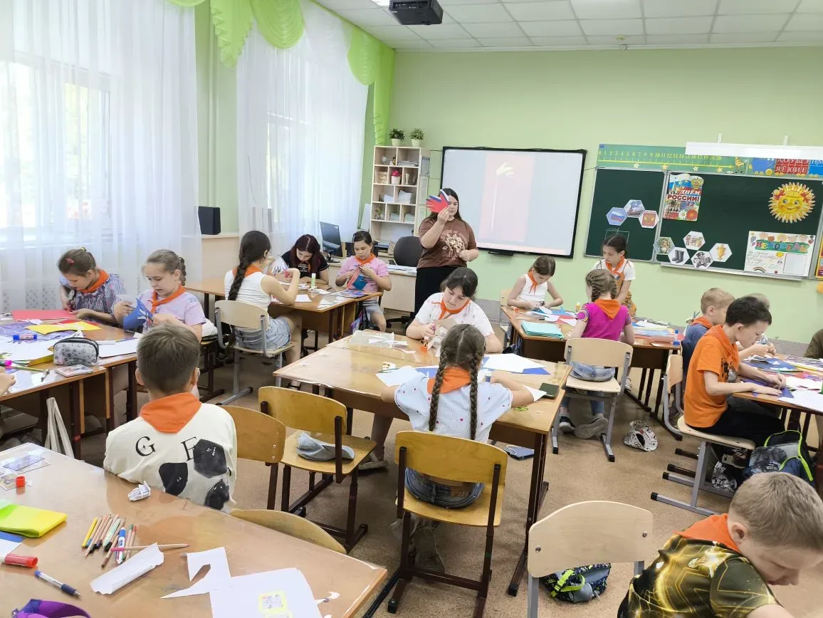 Воспитатели провели в отрядах мероприятия, посвященные Дню России 🇷🇺