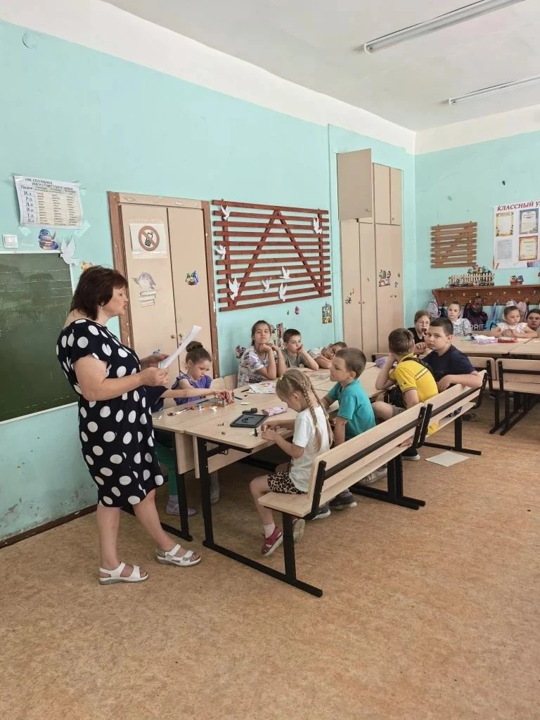Сегодня в пришкольном лагере прошла беседа по безопасности 🌞👧🧒

Кратко о том, что обсудили:
• пра