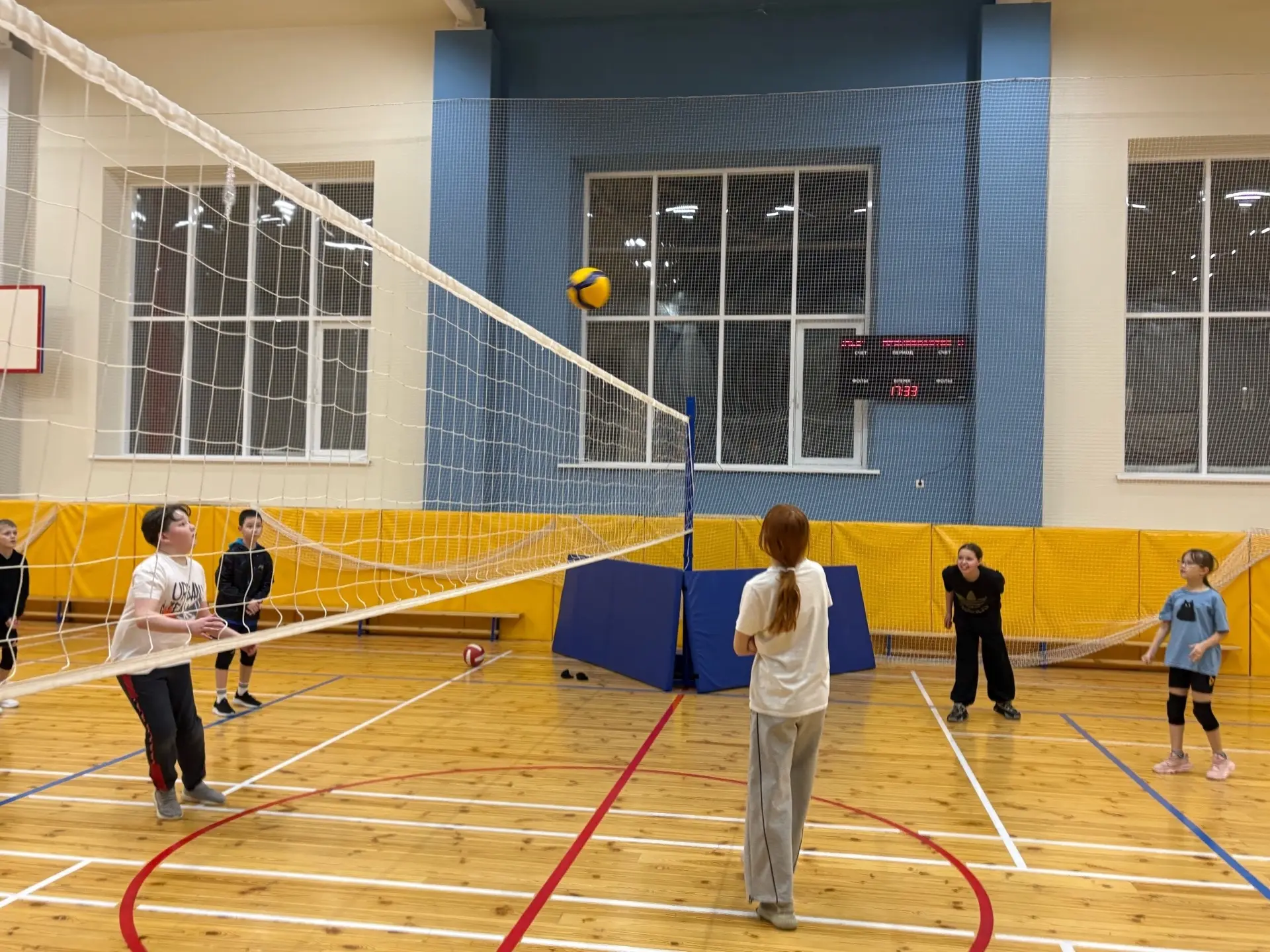 «Подарок к Новому году»: В школе №32 подвели итоги волейбольного турнира 🏐  15 января 2026 года в сп